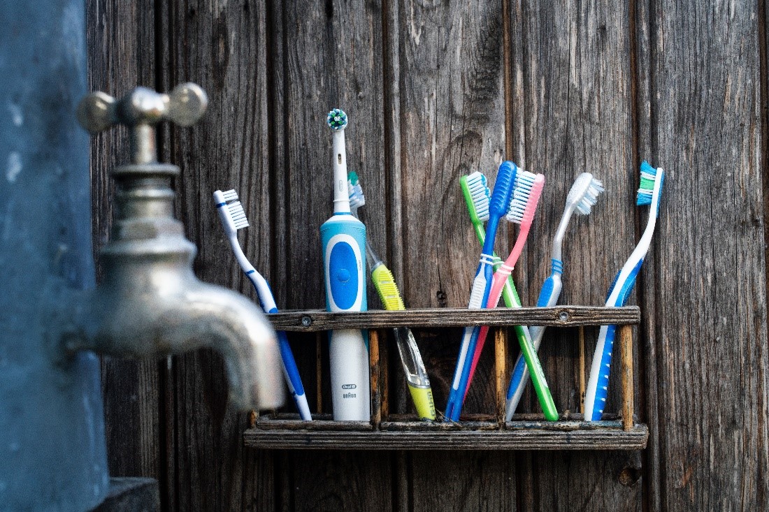 Toothbrush holder